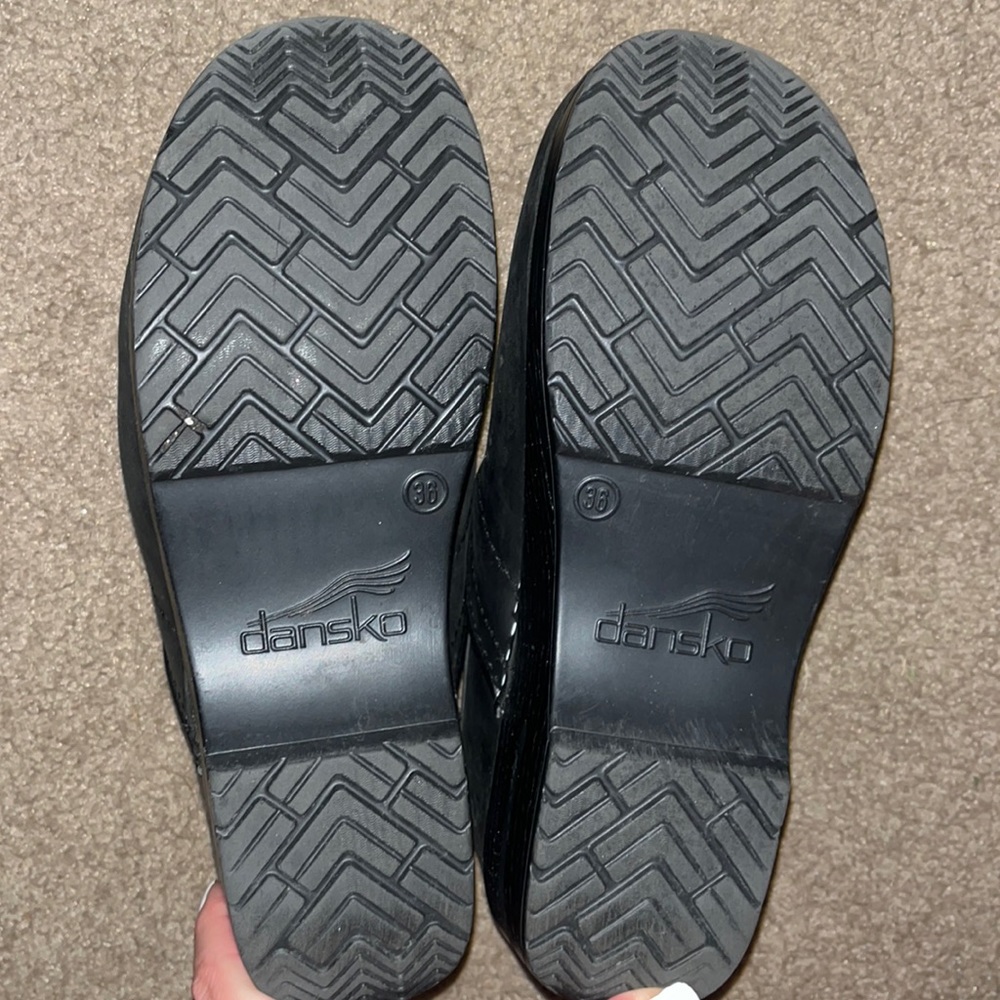 Dansko nursing clogs, black, only worn a few times!